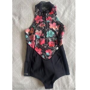 Billabong Limited Edition Andy Warhol x Billabong spring suit
